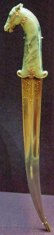Dagger with horse head pommel - Mughal art