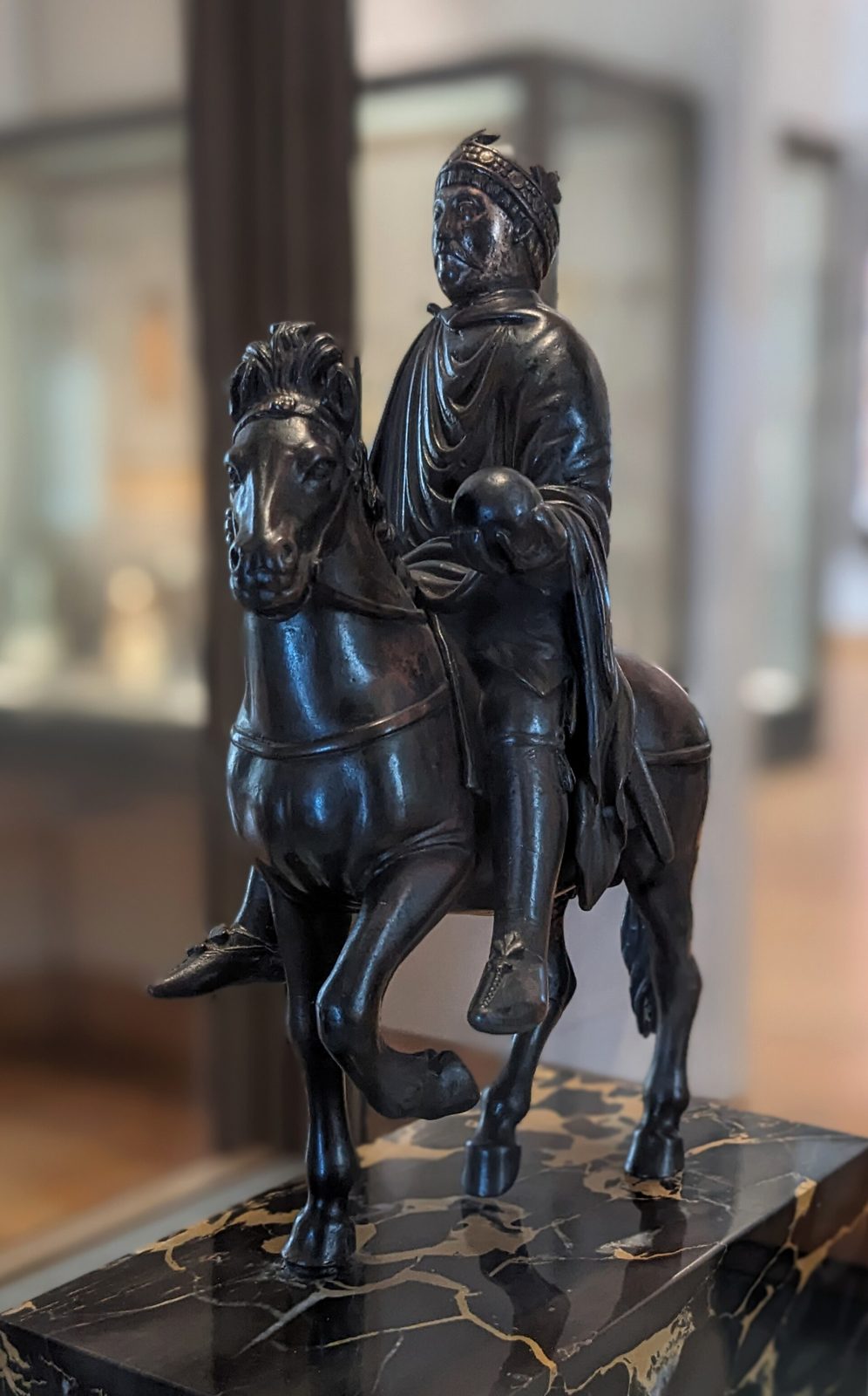 Statuetka jeździecka Karola Wielkiego